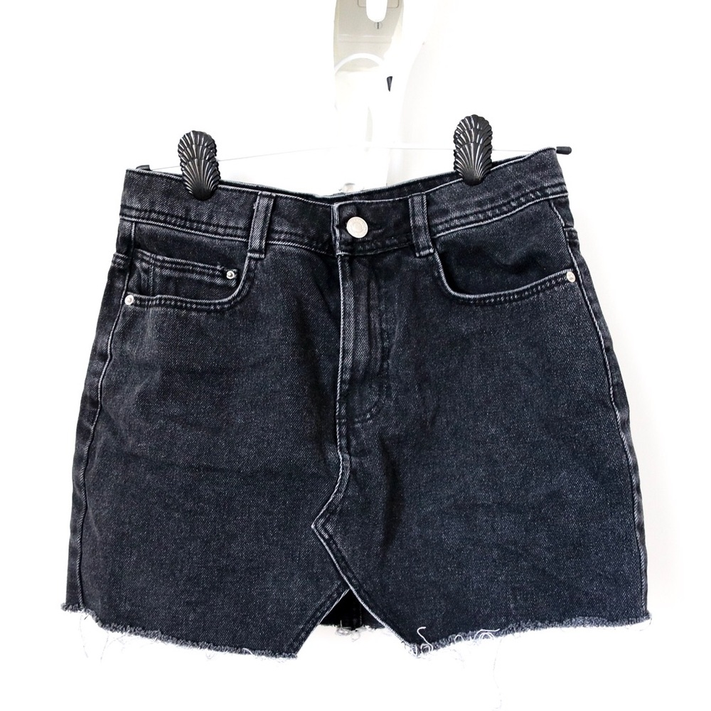 Black Zara Denim Mini Skirt - Picture 2 of 6